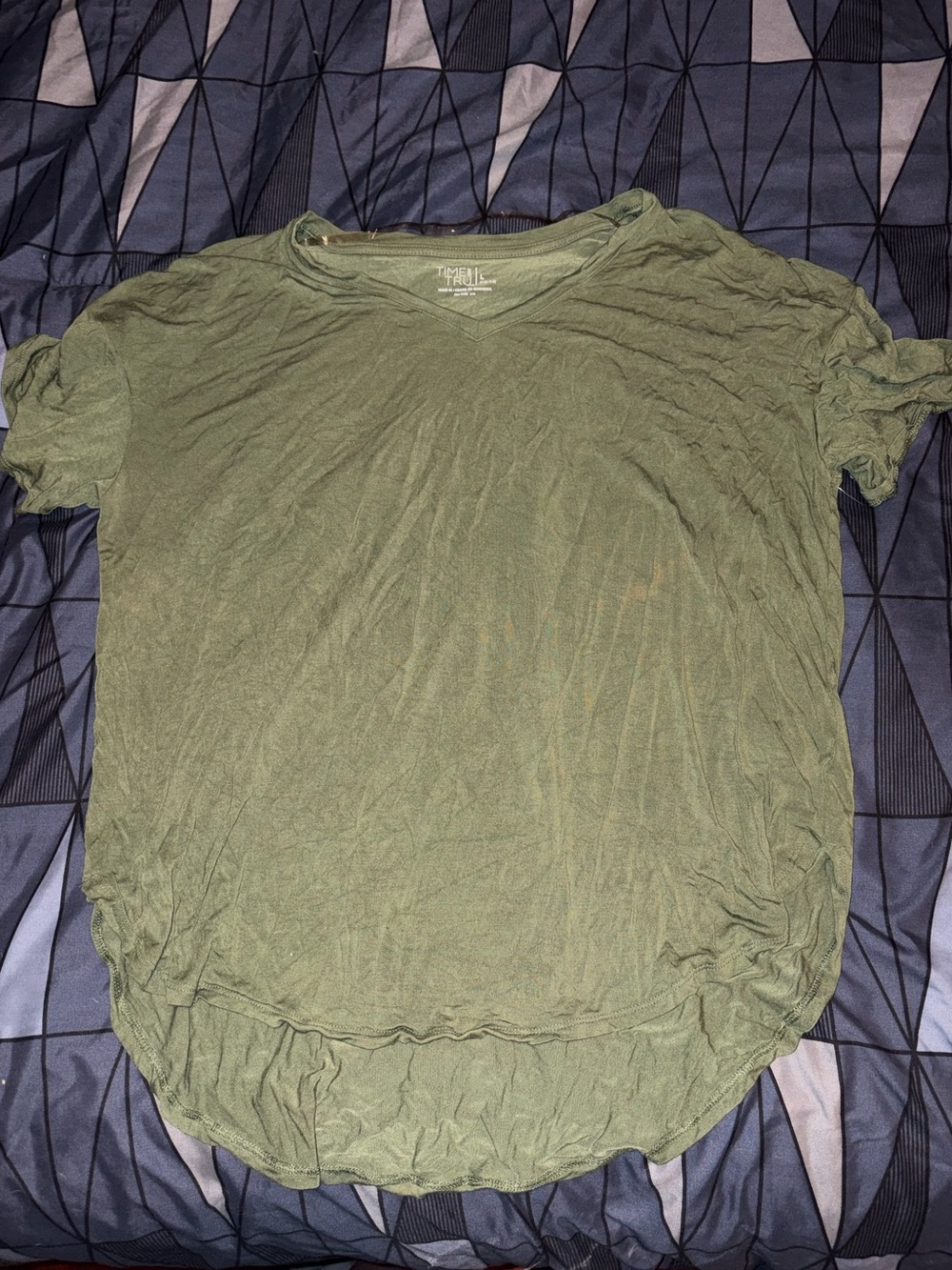 Time and Tru Olive Green V-Neck Short Sleeve Tee